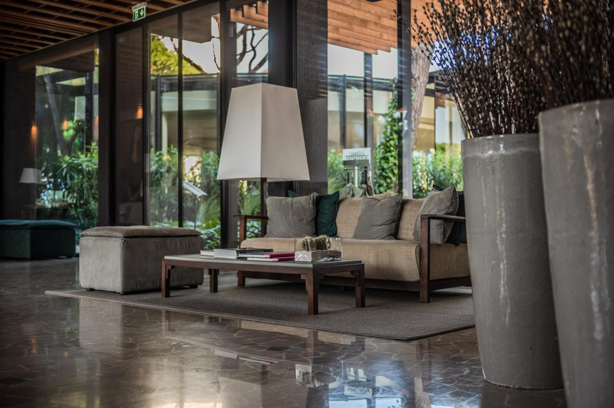 Bellevue Hotel & Resort Лідо-ді-Єзоло Екстер'єр фото